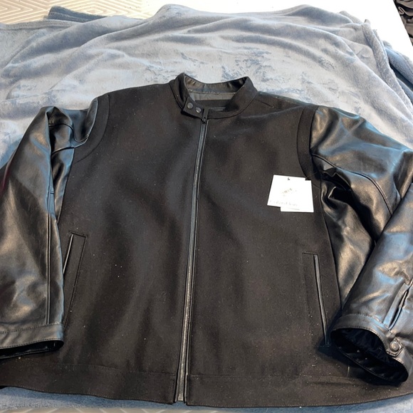 Mens Calvin Klein jacket brand new. Leathersleeves